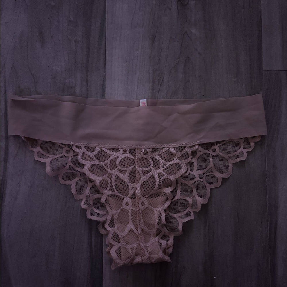 Women's Victoria’s Secret pink Lace Cheeky Panty